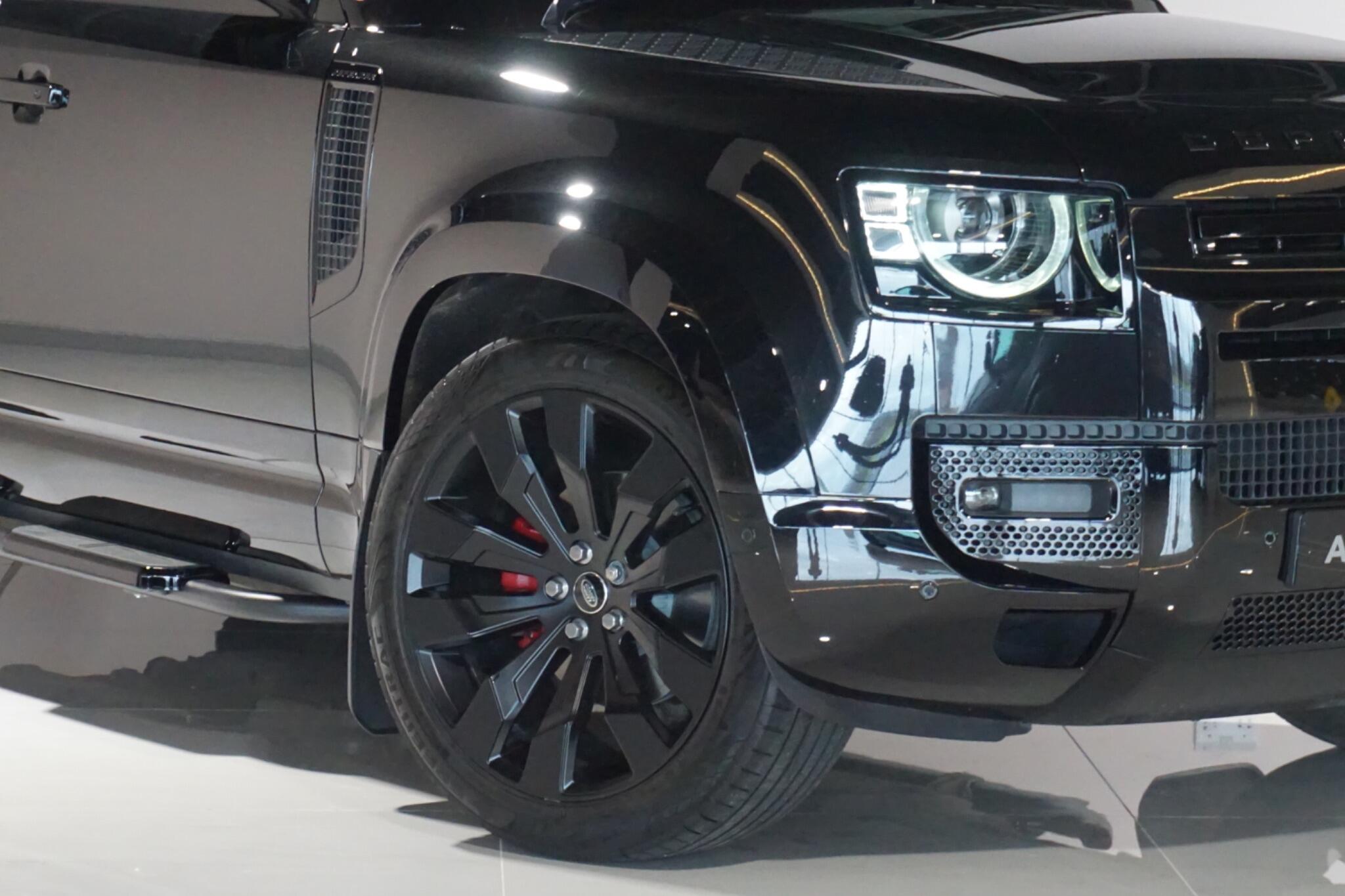 Land Rover Defender 110 3.0 D250 MHEV SE SUV 5dr Diesel Auto 4WD Euro 6 (s/s) (250 ps)